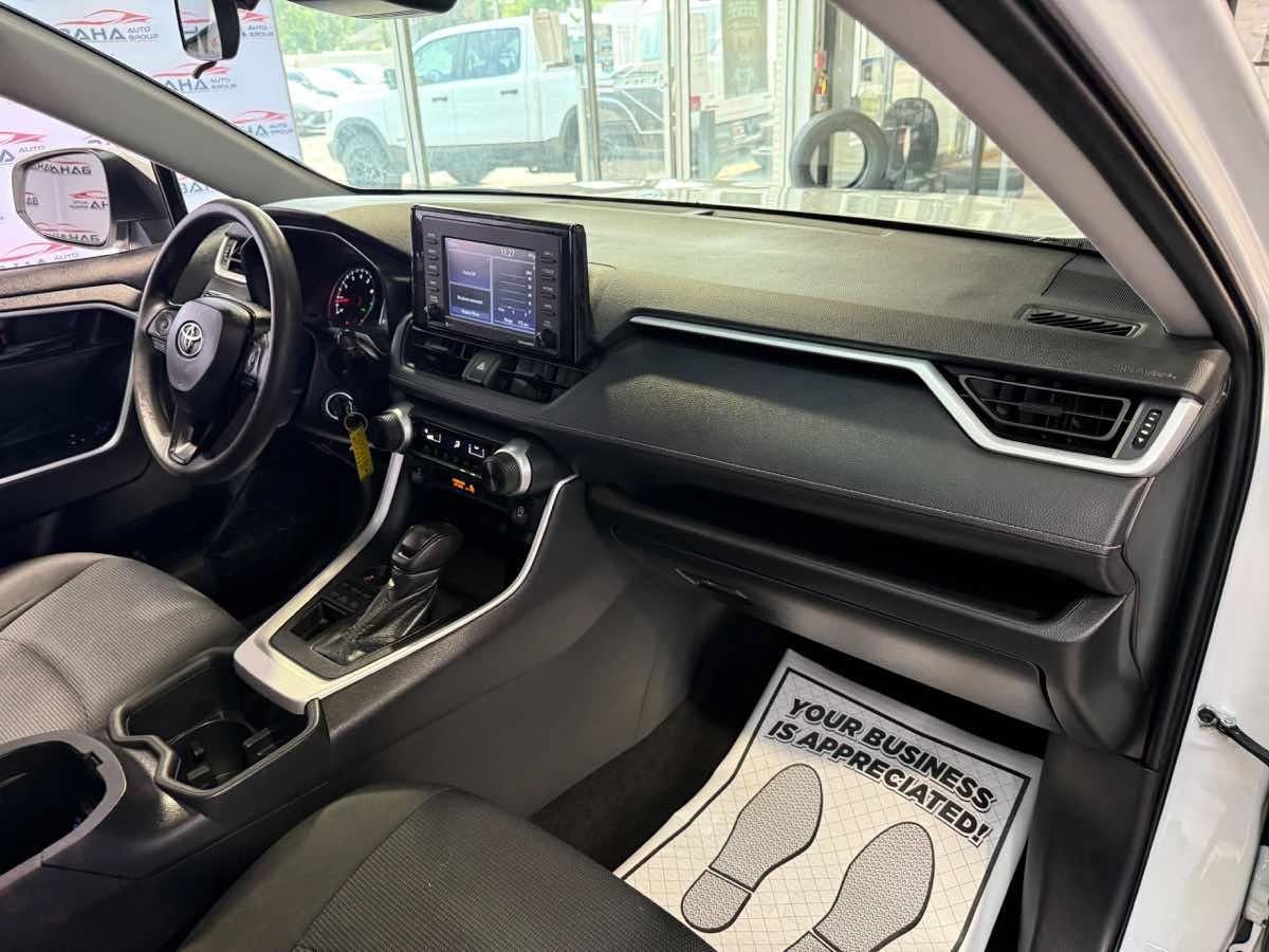 Used 2022 Toyota RAV4 LE AWD/4WD image 49