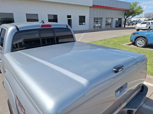 Used 2014 Toyota Tacoma Base w/ TRD Sport Package image 17