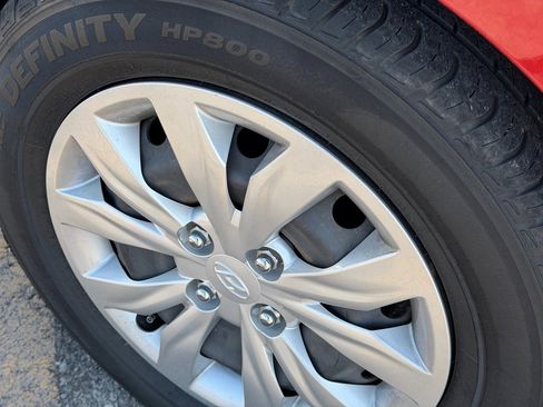 Used 2020 Hyundai Accent SE image 10