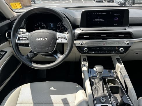 Used 2022 Kia Telluride S FWD image 16
