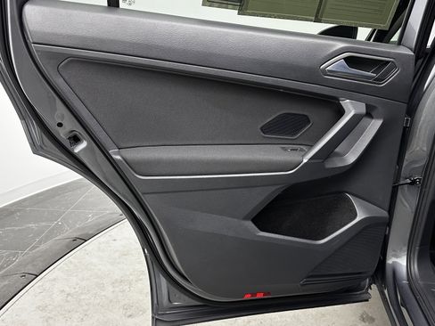 Used 2020 Volkswagen Tiguan S image 21