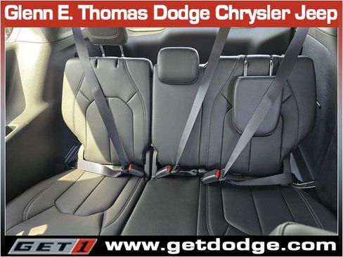 New 2025 Chrysler Pacifica Select image 13