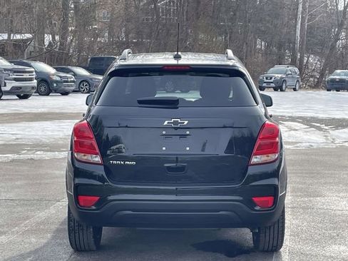 Certified 2022 Chevrolet Trax LT w/ Midnight Edition image 4