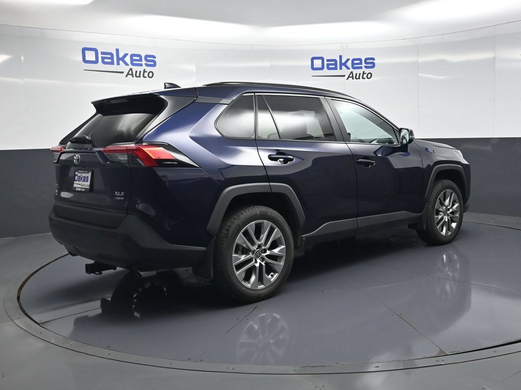 Used 2023 Toyota RAV4 XLE Premium AWD/4WD image 7