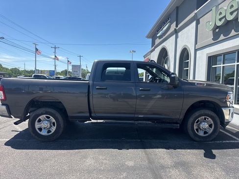 Used 2024 RAM 2500 Tradesman w/ Chrome Appearance Group AWD/4WD image 7