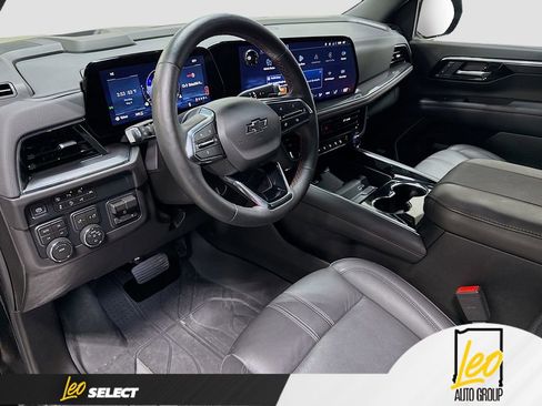 Used 2026 Chevrolet Suburban RST w/ Comfort Package AWD/4WD image 9