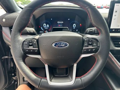 Certified 2025 Ford Explorer ST-Line w/ Premium Package AWD/4WD image 30