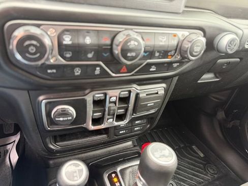 Used 2022 Jeep Wrangler Unlimited Sport AWD/4WD image 22