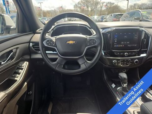 Used 2023 Chevrolet Traverse LT image 14