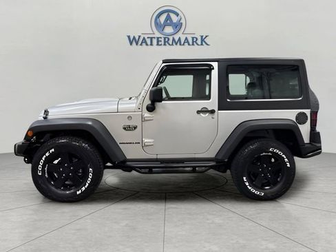 Used 2012 Jeep Wrangler Rubicon image 2