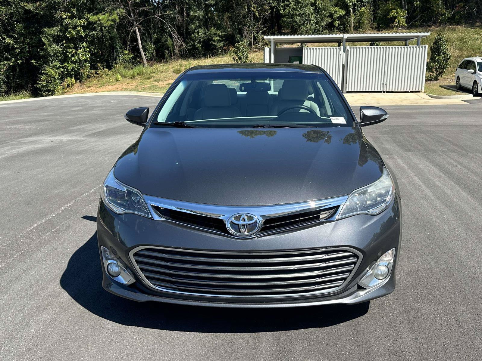 Used 2014 Toyota Avalon XLE Touring FWD image 2