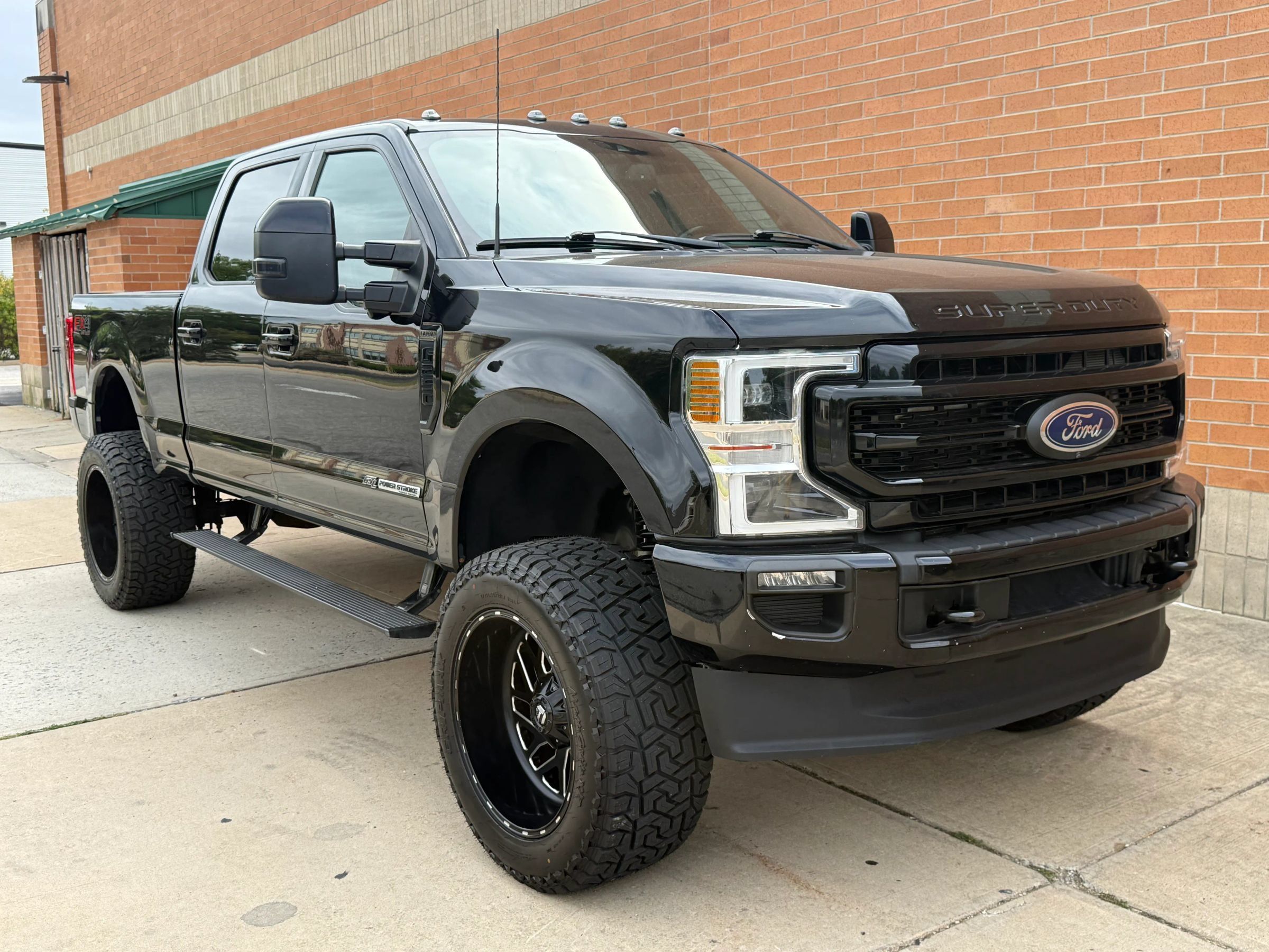 Used 2022 Ford F250 Lariat w/ Lariat Ultimate Package AWD/4WD image 1