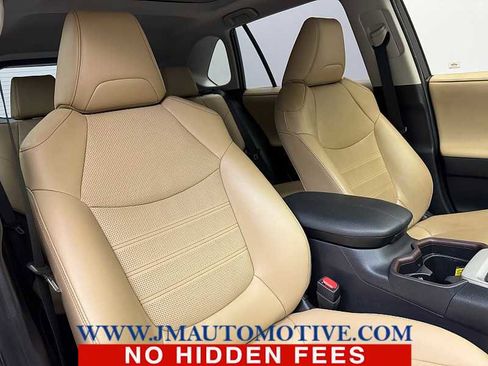 Used 2020 Toyota RAV4 Limited image 21
