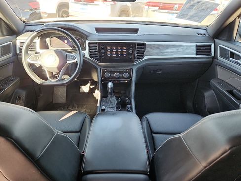 Used 2022 Volkswagen Atlas Cross Sport SE w/ Black Wheel Package image 11