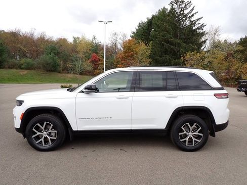 Certified 2024 Jeep Grand Cherokee Limited image 2