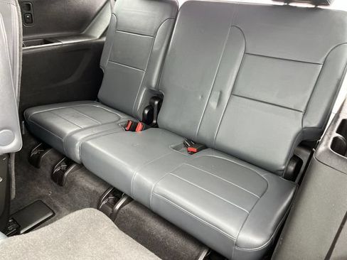 Used 2018 Chevrolet Traverse LT w/ LPO, Floor Liner Package AWD/4WD image 27