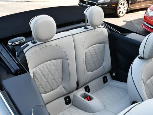 Used 2023 MINI Cooper S w/ Signature Upholstery Package FWD image 18