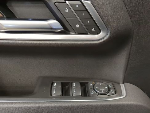 Used 2025 GMC Sierra 1500 SLT image 13