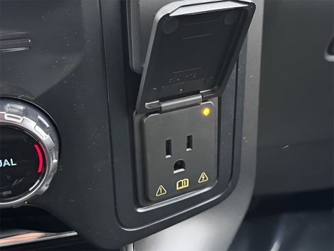 New 2025 Ford F150 Lariat w/ Equipment Group 501A Mid image 37