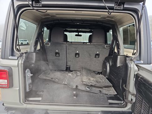 Used 2022 Jeep Wrangler Unlimited Sport image 15