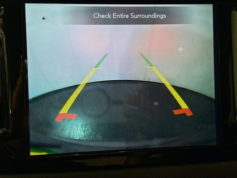 Used 2020 Chrysler Pacifica Touring-L w/ S Appearance Package image 19