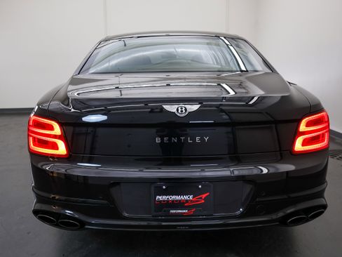 Used 2022 Bentley Flying Spur V8 image 4