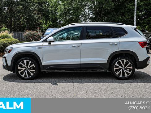 Used 2024 Volkswagen Taos SE FWD image 10
