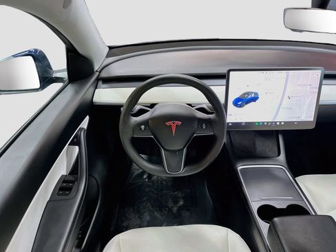 Used 2021 Tesla Model Y Long Range AWD/4WD image 21
