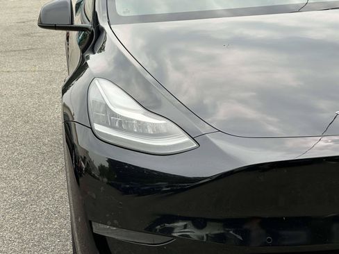 Used 2021 Tesla Model Y Long Range AWD/4WD image 9