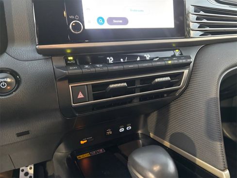 Certified 2025 Toyota Camry SE image 20