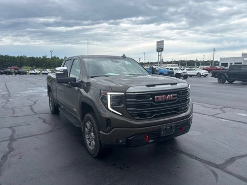 Used 2024 GMC Sierra 1500 AT4 w/ Technology Package AWD/4WD image 6