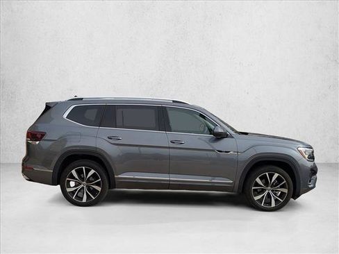 Used 2024 Volkswagen Atlas SEL Premium R-Line image 4