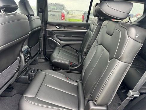 New 2026 Jeep Grand Cherokee L Limited AWD/4WD image 30