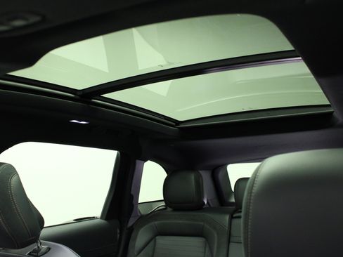 Used 2024 Lincoln Nautilus Reserve w/ Equipment Group 202A image 10