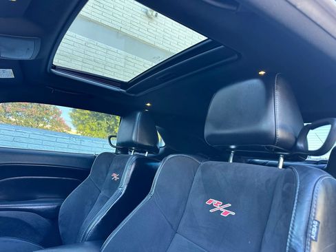 Used 2015 Dodge Challenger R/T Scat Pack w/ Scat Pack Appearance Package RWD image 23