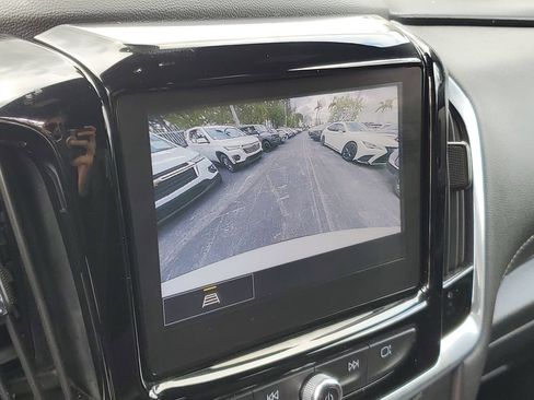 Used 2022 Chevrolet Traverse LT FWD image 23