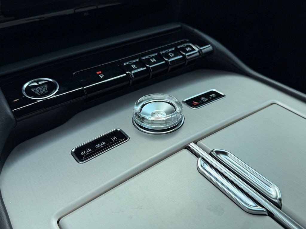New 2027 Lincoln Navigator Premiere AWD/4WD image 18