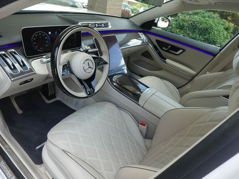 Used 2025 Mercedes-Benz S 580e 4MATIC Sedan image 8