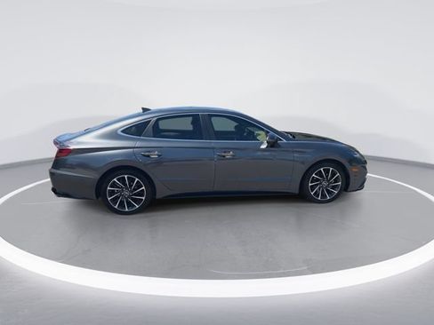 Used 2023 Hyundai Sonata Limited w/ Preferred Accessory Package FWD image 9