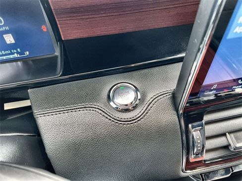 Used 2023 Lincoln Navigator Reserve image 16