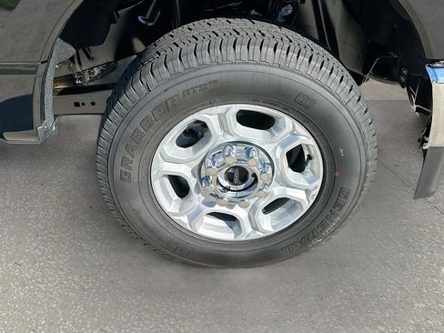 New 2026 Ford F250 XLT w/ XLT Premium Package image 19