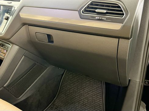 Used 2023 Volkswagen Tiguan SE image 35