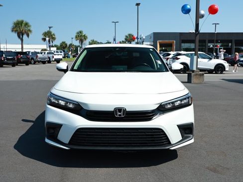 Used 2022 Honda Civic Touring image 2