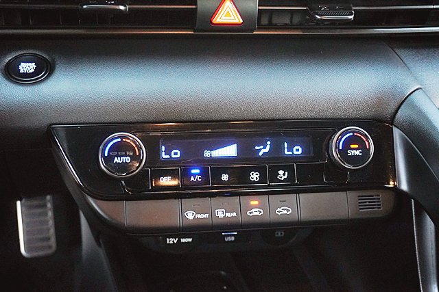 Certified 2025 Hyundai Elantra Sport FWD image 36