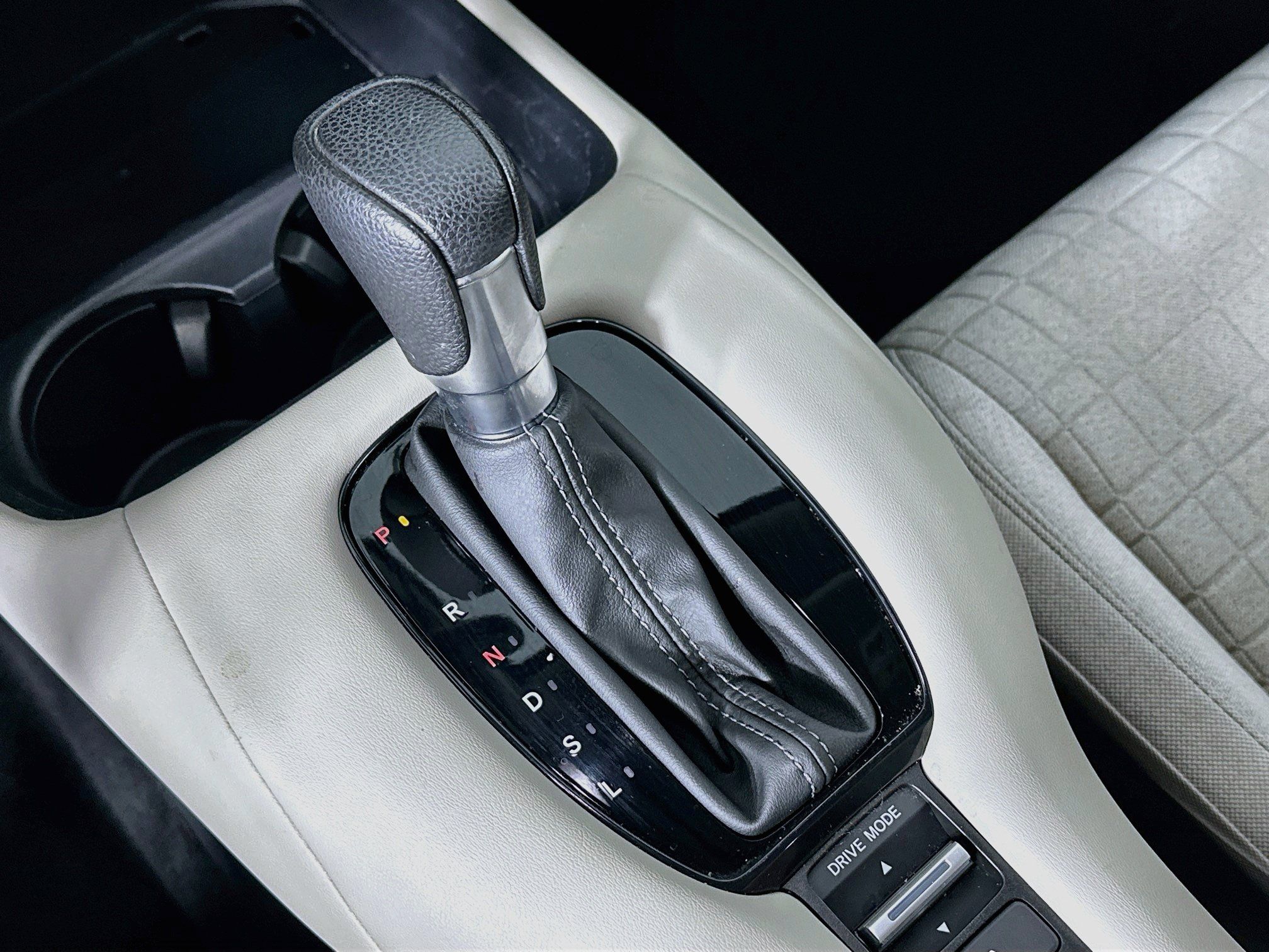 Used 2024 Honda HR-V LX image 23