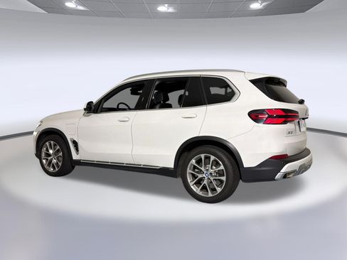 Used 2025 BMW X5 xDrive50e AWD/4WD image 2