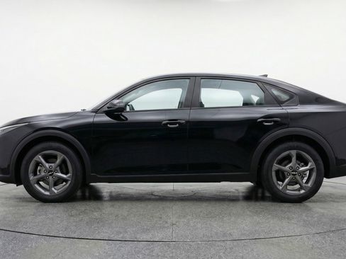 Used 2025 Kia K4 LXS image 5