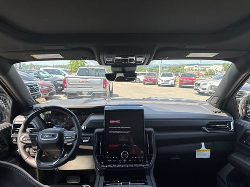 New 2026 GMC Yukon XL AT4 Ultimate AWD/4WD image 22