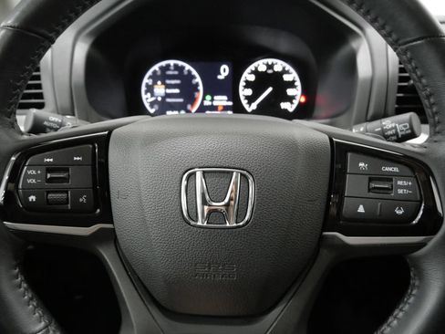Used 2025 Honda Odyssey EX-L image 17