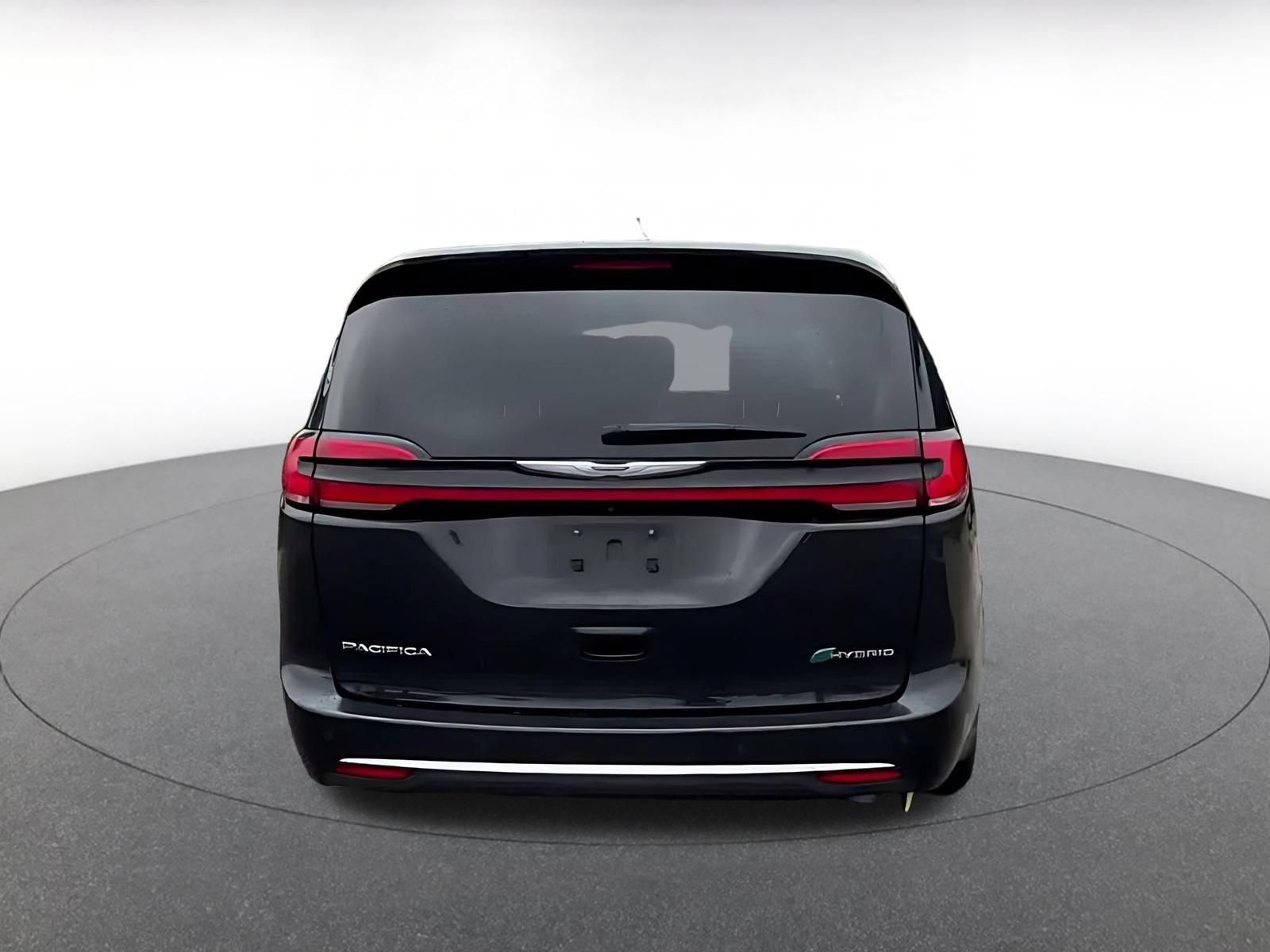 Used 2023 Chrysler Pacifica Touring-L FWD image 12